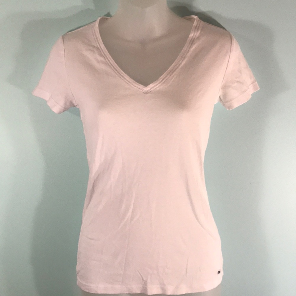 🍀3/$15🌿Vineyard Vines V neck tee